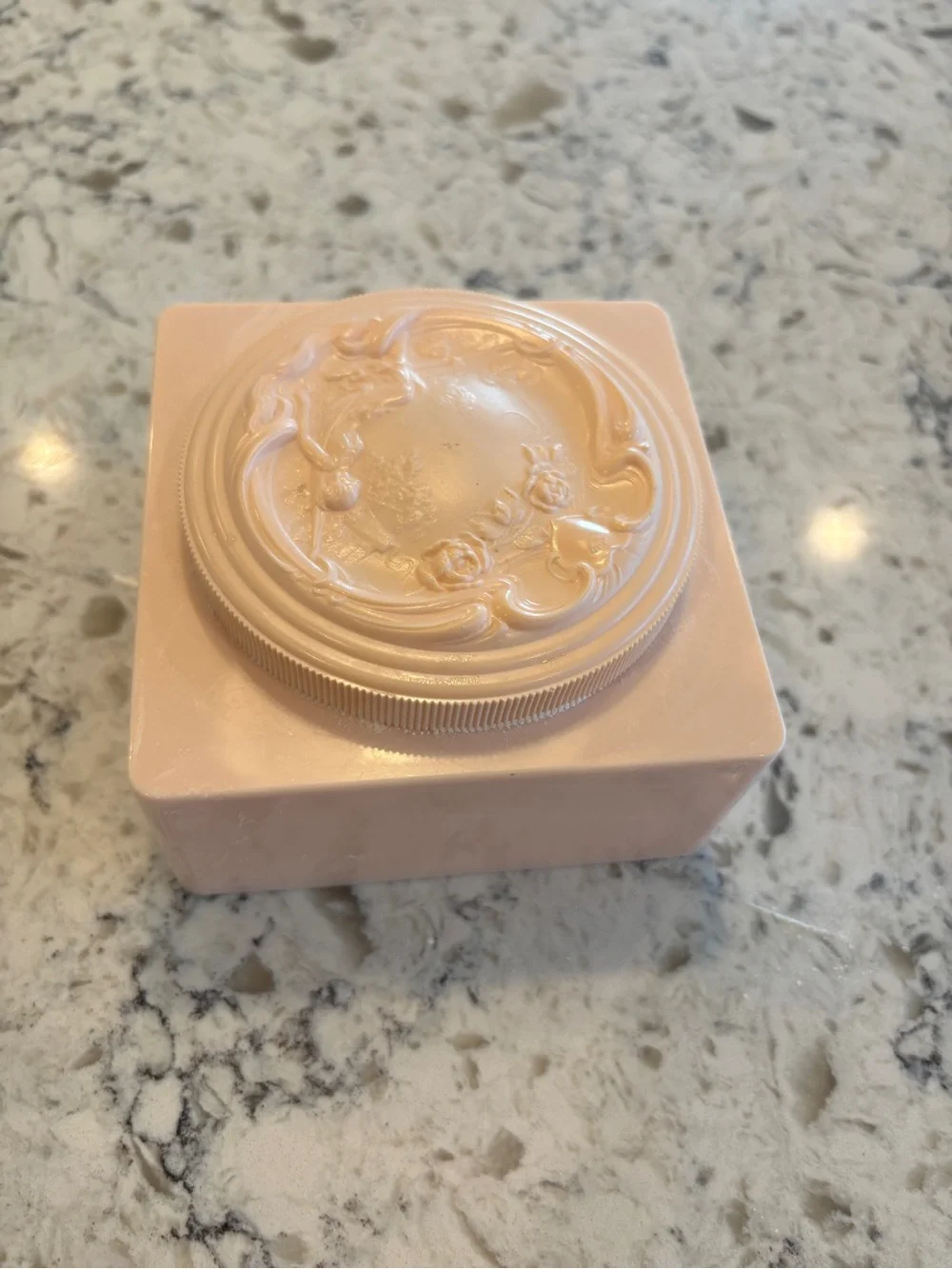 Vintage Evyan White Shoulders pink plastic Art Deco jar with lid